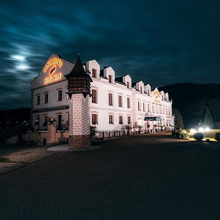 Romantic Hotel Mlyn Karlstejn Exterior photo