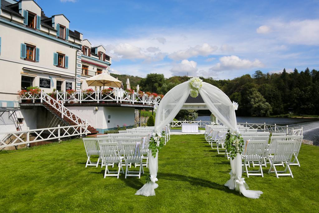 Romantic Hotel Mlyn Karlstejn Exterior photo