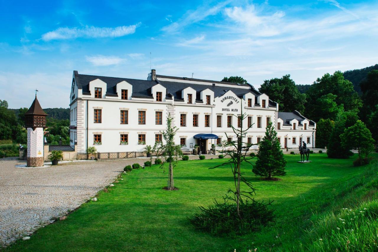 Romantic Hotel Mlyn Karlstejn Exterior photo