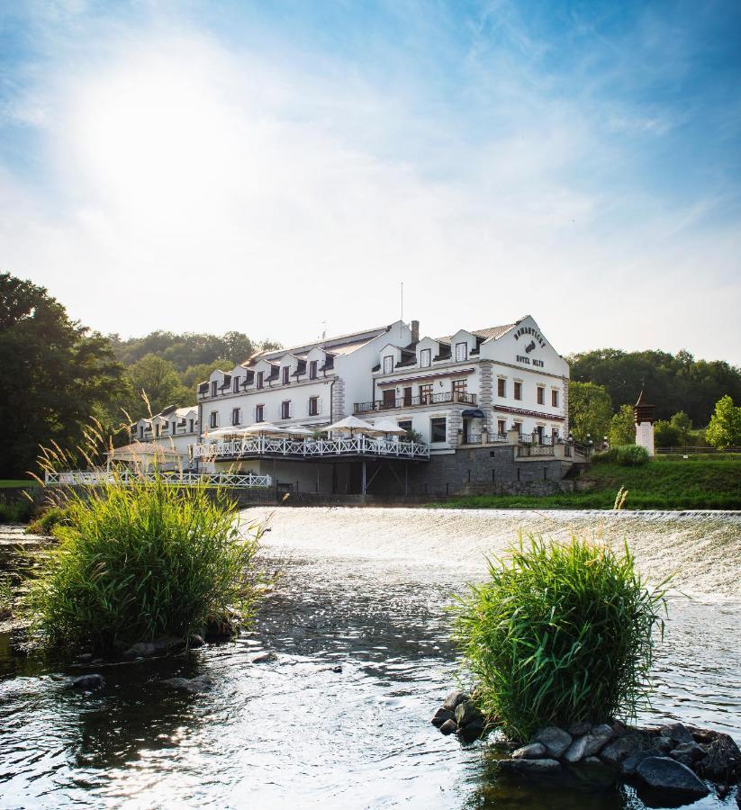 Romantic Hotel Mlyn Karlstejn Exterior photo